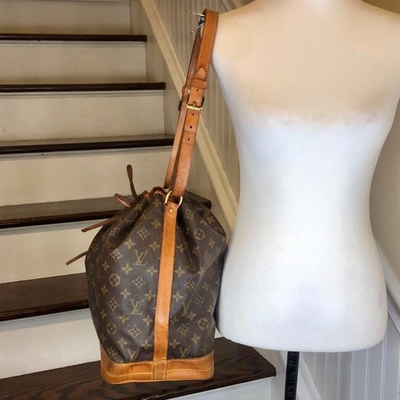 LOUIS VUITTON Full Size Noe Bucket Monogram GM Bag Vintage - Picture 4 of 17